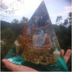 Orgonite pachamama Tetraedro